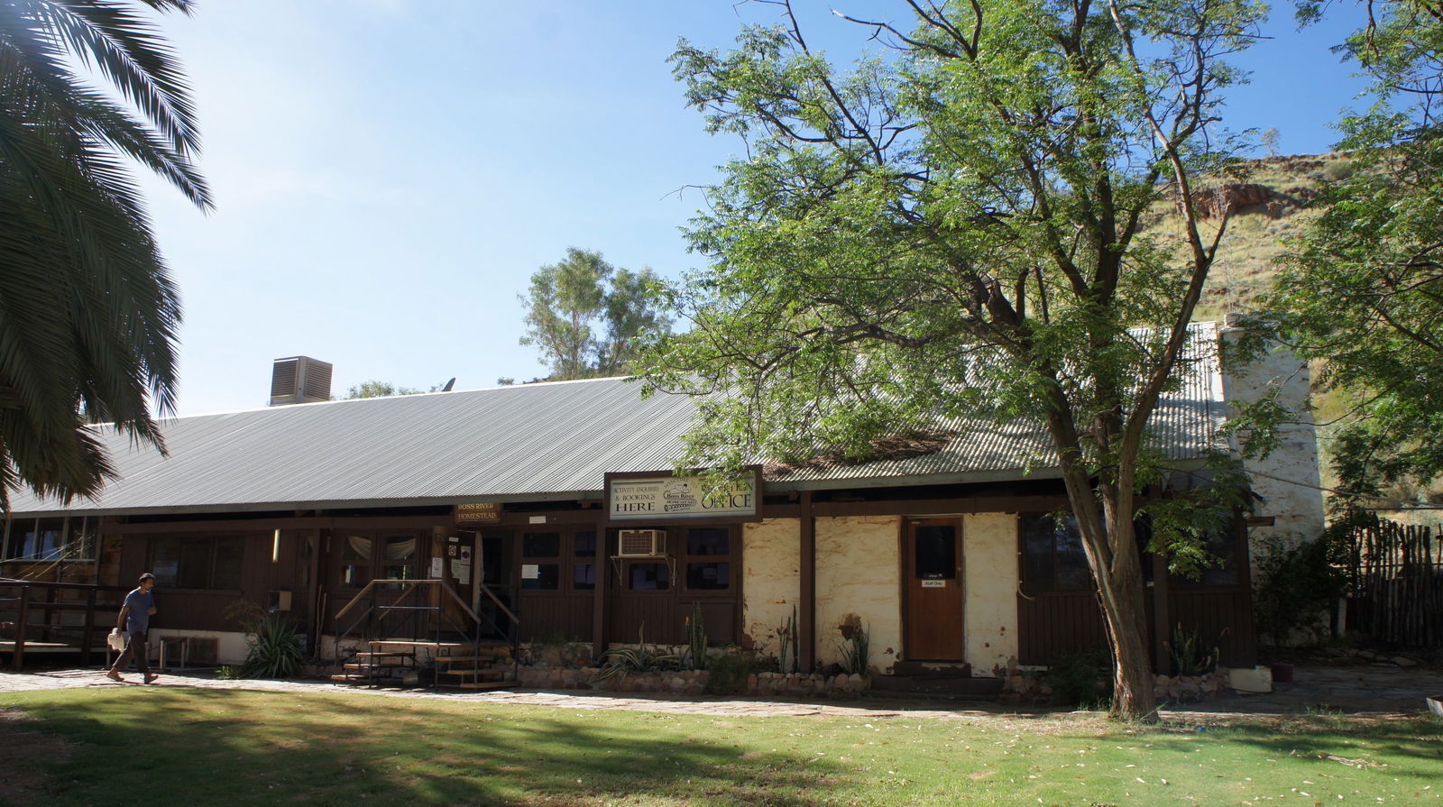 Ampilatwatja NT Accommodation Bookings