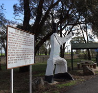 The Henty Man - Accommodation Bookings