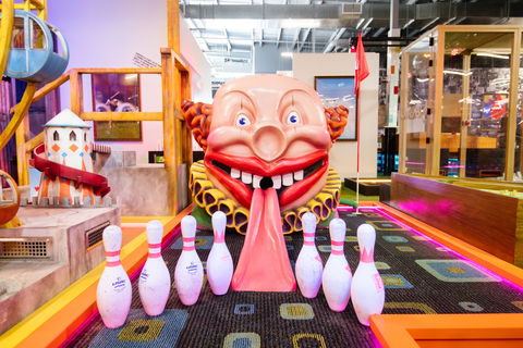 Holey Moley Carousel - Accommodation Bookings 1