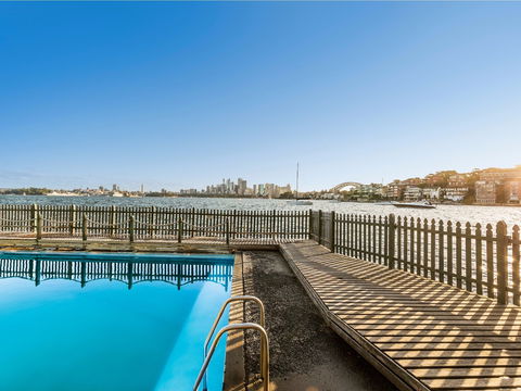 Maccallum Pool - Accommodation Bookings 0