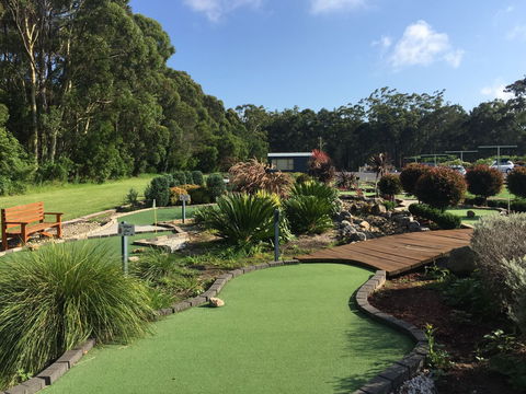 18 Hole Mini Golf - Club Husky - Accommodation Bookings 1