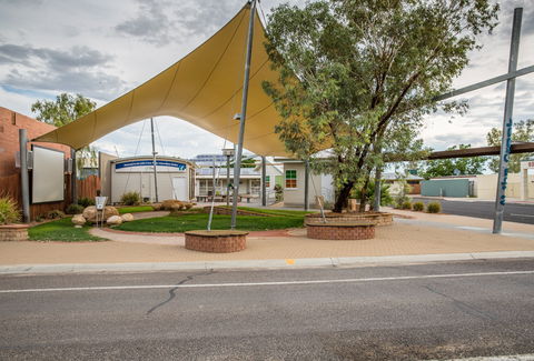 At The Creek Visitor Information Centre - Accommodation Bookings 2