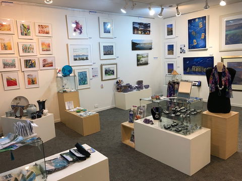 Batemans Bay Visitors Centre Art Gallery - Accommodation Bookings 0