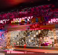 Holey Moley Charlestown - Accommodation Bookings