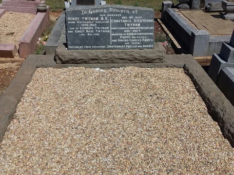 Stone Quarry Cemetery - Accommodation Bookings 1