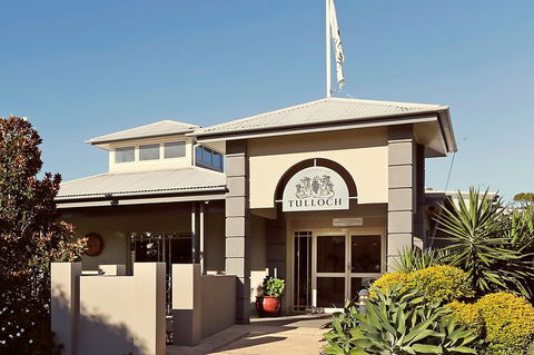 Tulloch Wines- Mystery Wine Tasting Experience With Local Cheese And Charcuterie - Accommodation Bookings 8
