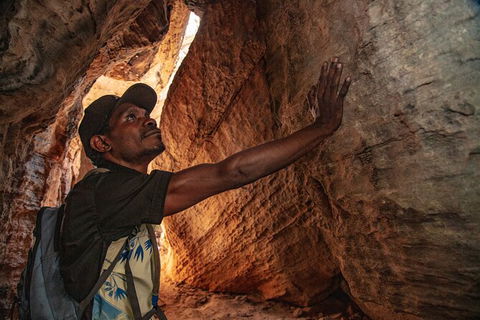Arnhem Land Injalak Hill Full-Day Tour From Darwin - Accommodation Bookings 12