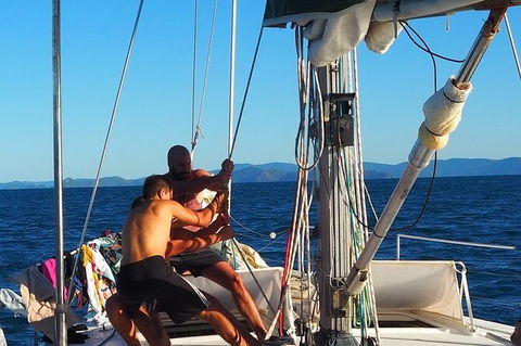 2-Night Whitsundays Sailing Cruise Incl. Whitehaven Beach & Great Barrier Reef - Accommodation Bookings 2