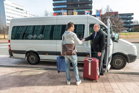Cairns Airport (CNS) Departure Transfer (Cairns Hotels To Cairns CNS Airport) - Accommodation Bookings 5