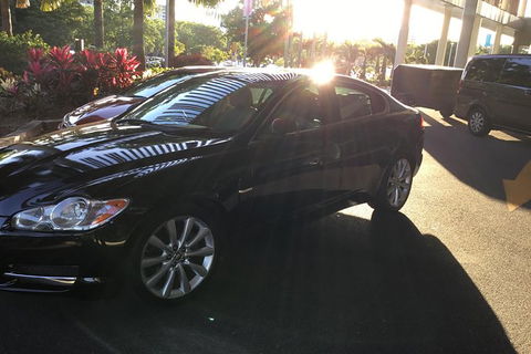 Jaguar Limousine Transfer Cairns Airport To City Or Return - Accommodation Bookings 6