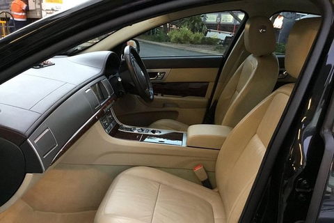 Jaguar Limousine Transfer Cairns Airport To City Or Return - Accommodation Bookings 7