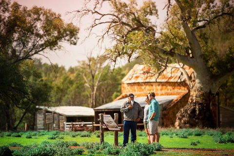 Yura Udnyu - Our Culture, Your Culture (Aboriginal Cultural Walk) - Accommodation Bookings 9