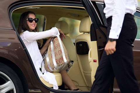 Adelaide Airport (ADL) To City Center To Airport - Private Transfer - Accommodation Bookings 1