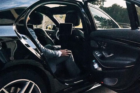 Arrival Private Transfers: Adelaide Airport ADL To Adelaide In Business Car - Accommodation Bookings 4