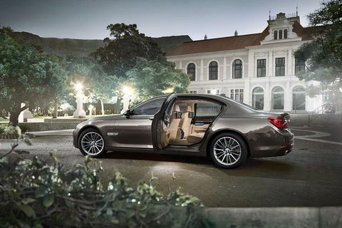 BMW Car Melbourne Airport To CBD - Accommodation Bookings 3