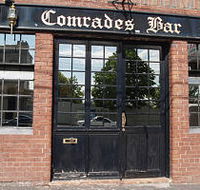 Comrades Bar - Accommodation Bookings