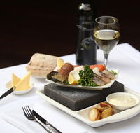 Strathmore Hotel - Accommodation Bookings