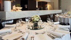 Stirling Hotel - Accommodation Bookings 1