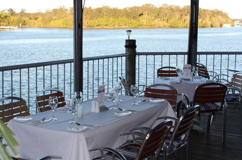 The River Deck On Noosa Marina - Accommodation Bookings 4