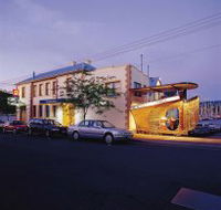 Waterfront Hotel - Accommodation Bookings