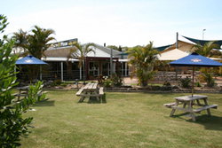 Lowanna NSW Accommodation Bookings