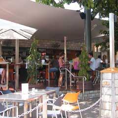 The Tap On Mitchell - Home Of The Fishbowl Cocktail - Accommodation Bookings 2