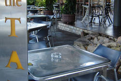 The Tap On Mitchell - Home Of The Fishbowl Cocktail - Accommodation Bookings 3