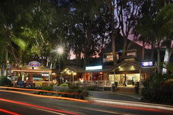 Apres Beach Bar & Grill - Palm Cove - Accommodation Bookings 3