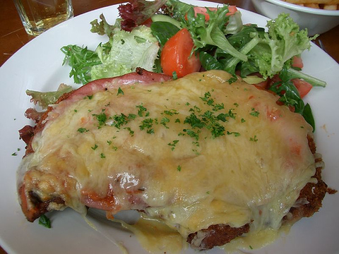 Mount Larcom Royal Hotel - Accommodation Bookings 2
