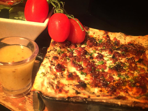 Viva La Vida Wine & Tapas Bar - Accommodation Bookings 3
