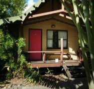 Magnum's Backpackers Bar - Accommodation Bookings