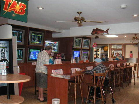 Jacobs Well Bayside Tavern - Accommodation Bookings 2