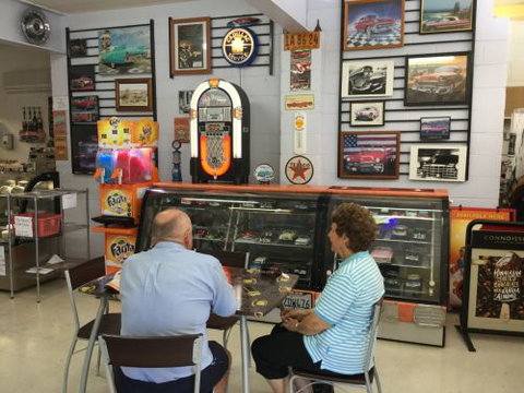 Cadz Ol’Skool Diner & Takeaway - Accommodation Bookings 2