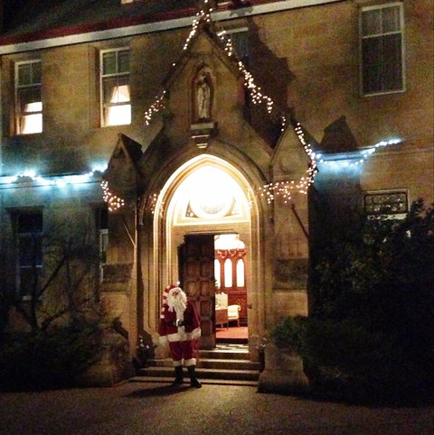 Abbey Of The Roses - Christmas In July - Accommodation Bookings 0