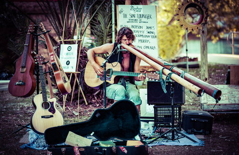 Buskers By The Lake - Accommodation Bookings 0