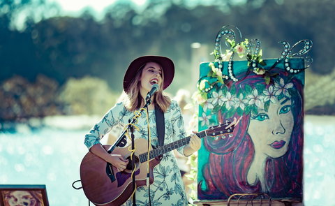 Buskers By The Lake - Accommodation Bookings 2
