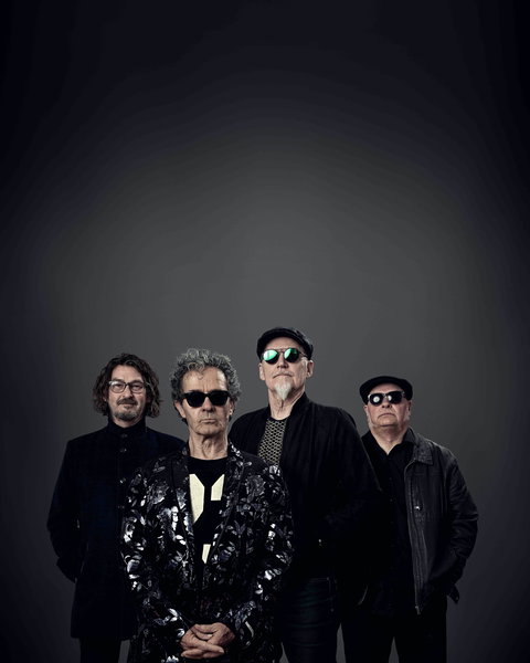 Choirboys: The Hits And Six-pack Of Bruce Springsteen Bulli - Accommodation Bookings 0
