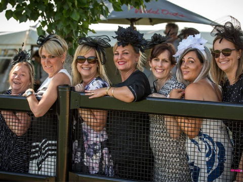 Foodies Race Day And Night Markets - Accommodation Bookings 2