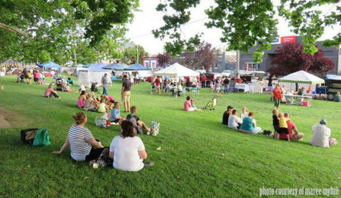 Young And Region Farmers Markets - Accommodation Bookings 0