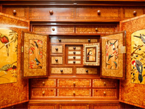 The Wonders Of The Hannah Cabinet - Accommodation Bookings 0