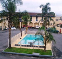 Econo Lodge Hacienda International