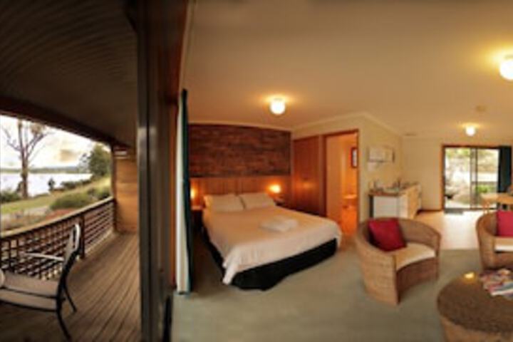  Accommodation Bookings