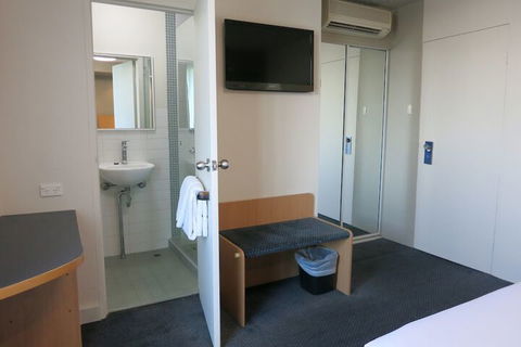 Arts Hotel - Accommodation Bookings 6