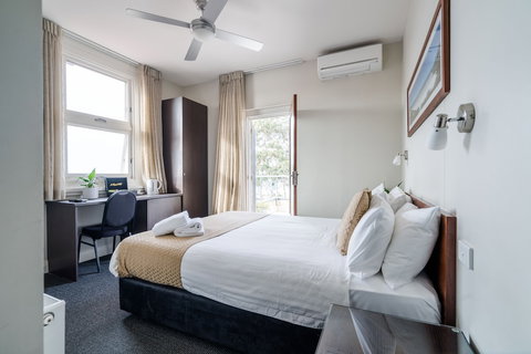 The Huskisson - Accommodation Bookings 3