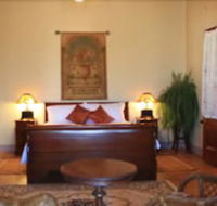 Classique Bed  Breakfast