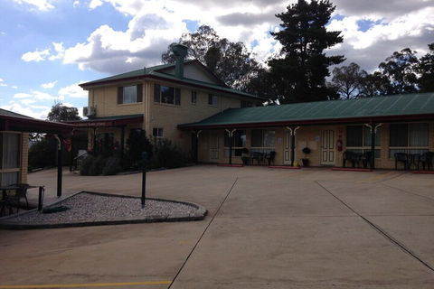 Country Rose Motel Warwick - Accommodation Bookings 3
