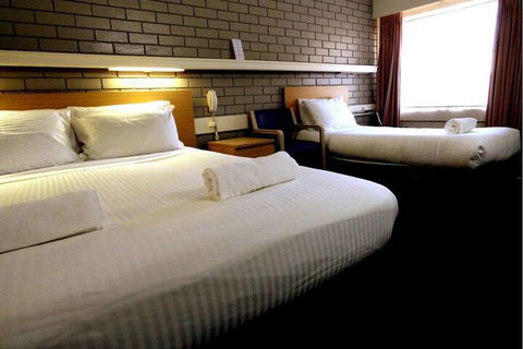 Wanderlight Motor Inn - Accommodation Bookings 6