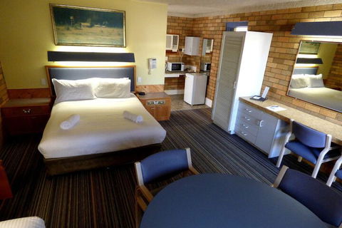 Wanderlight Motor Inn - Accommodation Bookings 3