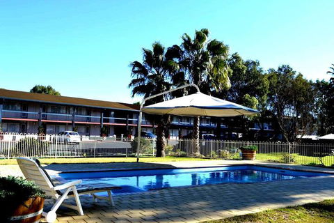 Wanderlight Motor Inn - Accommodation Bookings 1