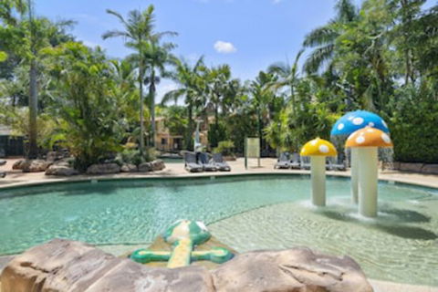Ashmore Palms Holiday Village - Accommodation Bookings 0